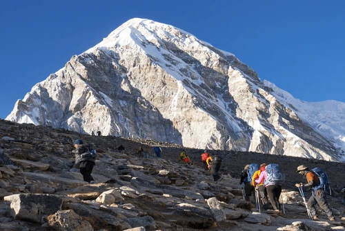 Ultimate Everest Base Camp Trek Guide 2025/26 | Costs, Routes & Preparation