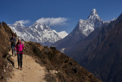 everestr-trekking-solo.