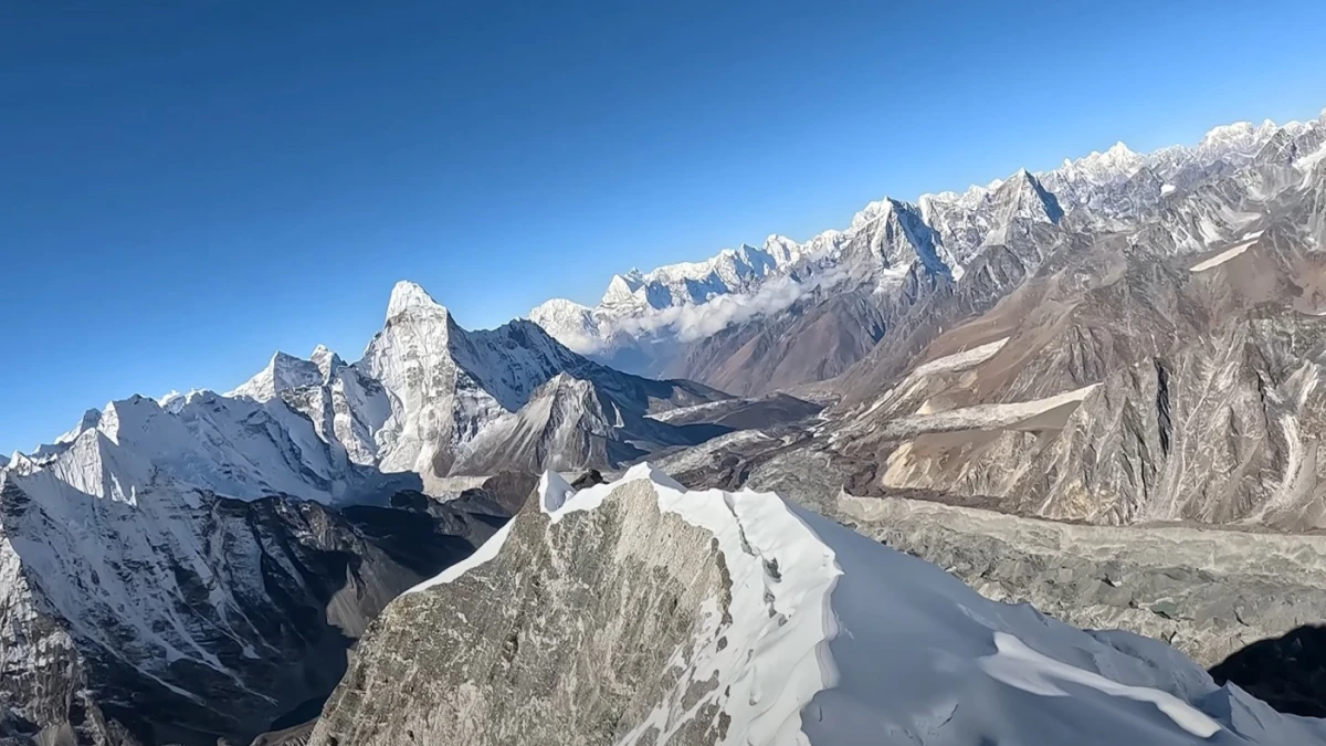 everest-peak-climbing