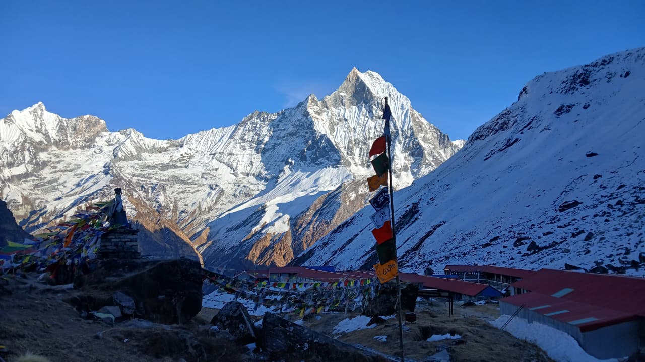 Annapurna-Sanctuary-Mirror-Lake-trekking