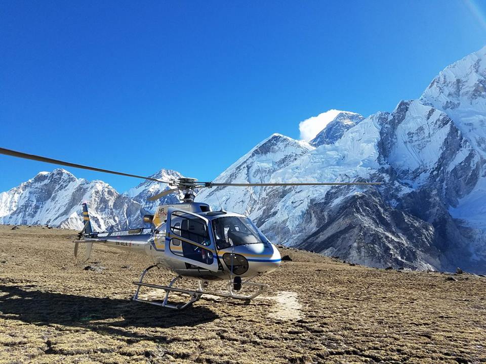 Everest-Kalapathar-Helicopter-Landing