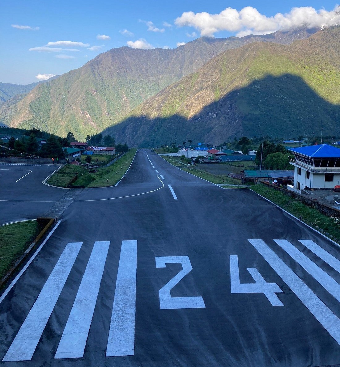 Lukla-Town-and-Tenzing-Hillary-Airport