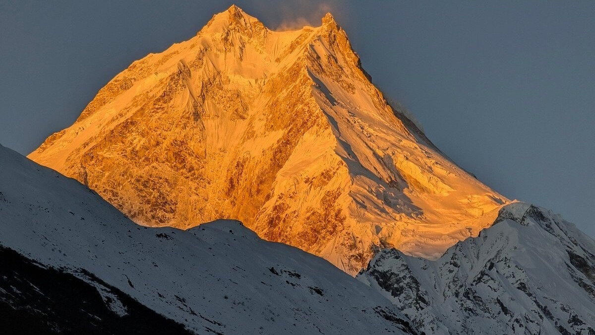 Manaslu-Circuit-Trek-package-cost
