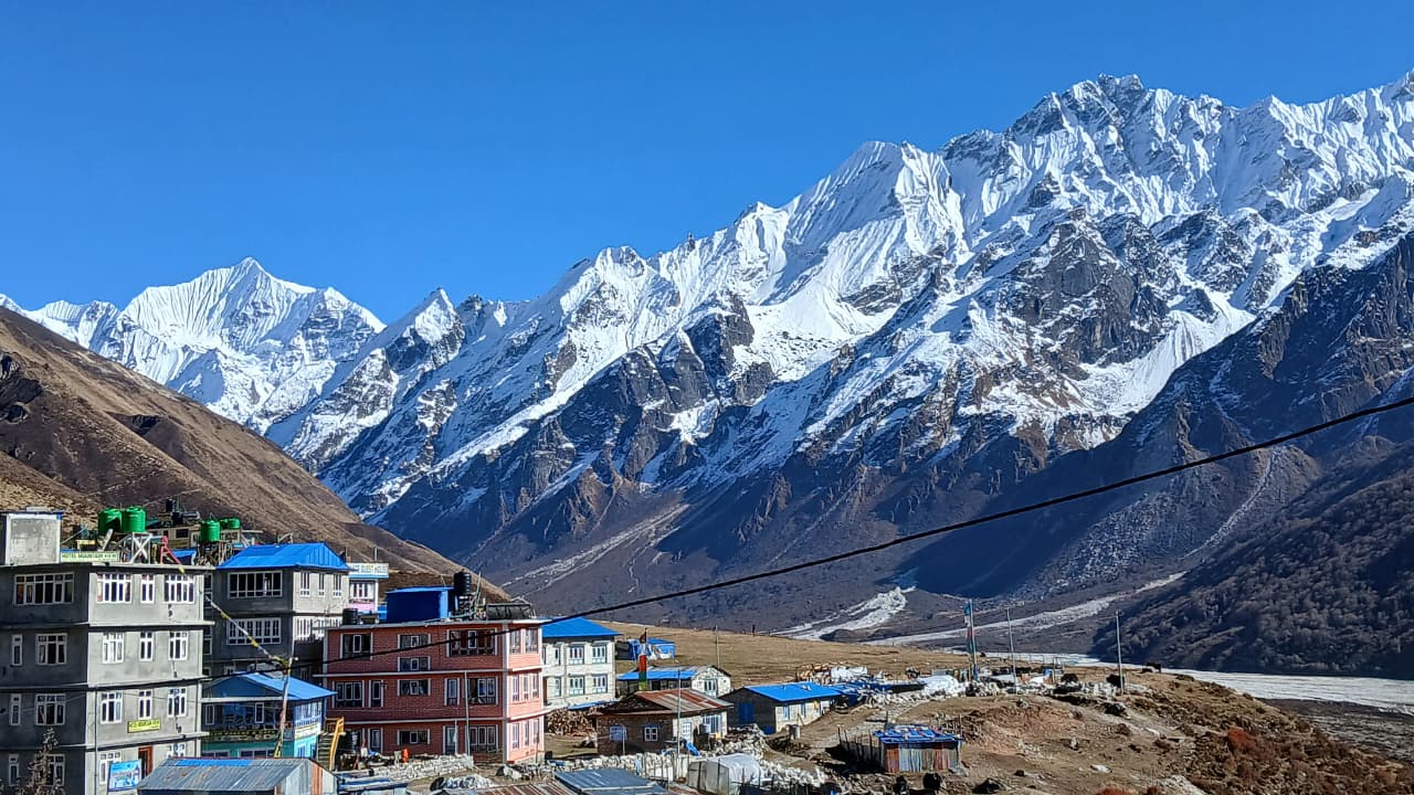 Kyanjin Gompa (3,800m)