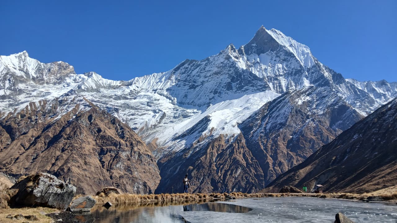 reflection-of-Mount-Machhapurche-at-ABC-Mirror-lake
